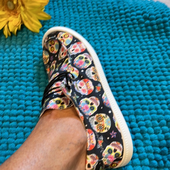 NWOT Sugar skull canvas shoes - Picture 7 of 9